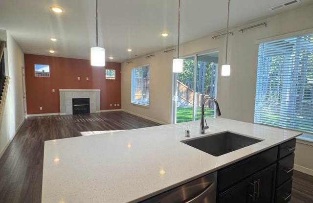 Nearly New Poulsbo 4 bedroom 3 bath available now. Gallery 4