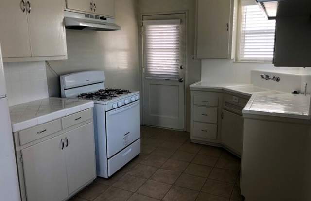 7126 Kittyhawk Avenue Gallery 3
