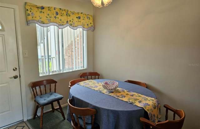 5906 GARDEN Lane Gallery 4