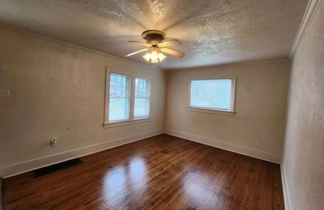 1650 N Maple---3 bed/ 1 bath - 1650 North Maple Avenue, Decatur, IL 62526