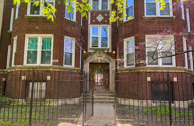 Uptown - 2 Bed / 2 Bath - Heat Included - Dog Friendly - 821 West Sunnyside Avenue, Chicago, IL 60640