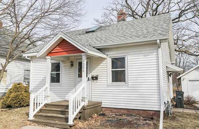 Updated NE Side 2 Bedroom with Garage and large back yard photos photos
