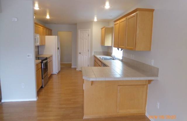 5225 NE 11th Ct Gallery 3