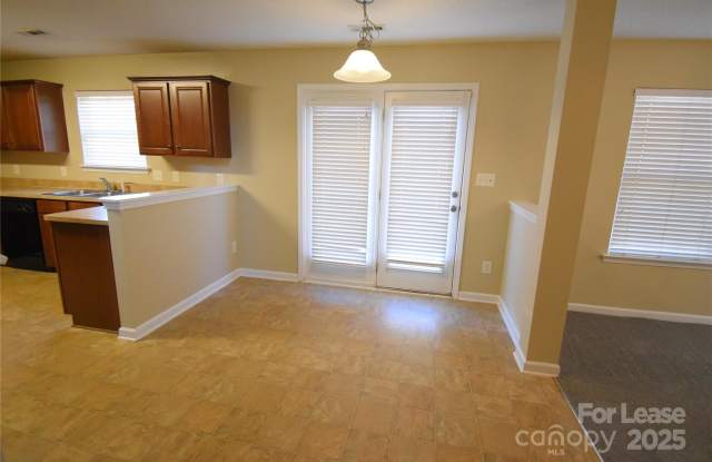 7704 Aragorn Lane Gallery 4