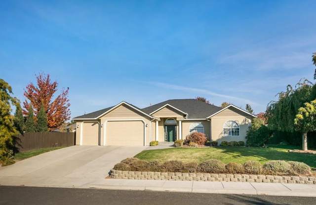 Spacious 3-Bedroom Home with Private Backyard  3-Car Garage photos photos