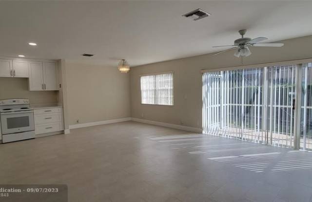 4983 Riverside Dr Gallery 4