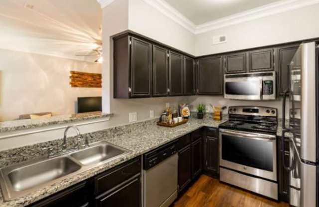 10114 Great Hills Trail Gallery 4