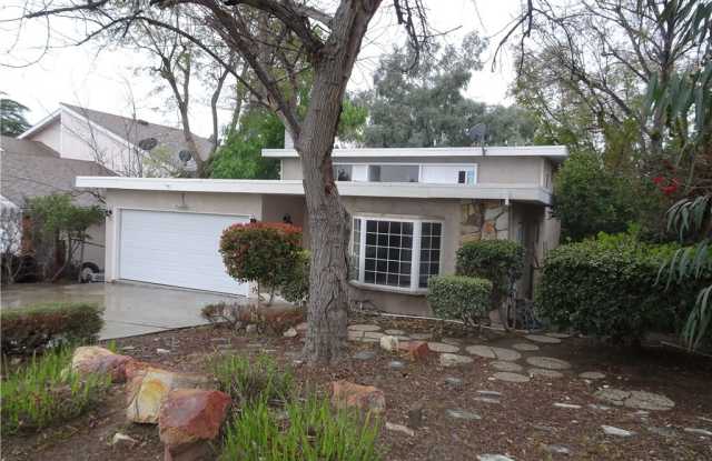 22266 Del Valle Street Gallery 2