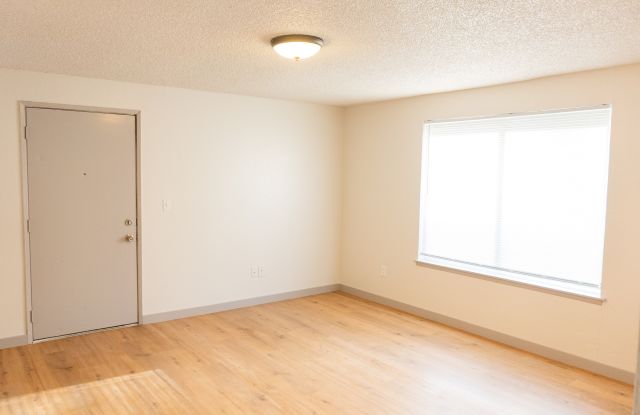 5203 66th Street West - 4 photos photos