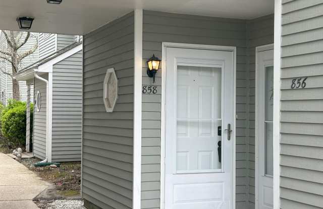 858 E Fishers Creek Road Gallery 4