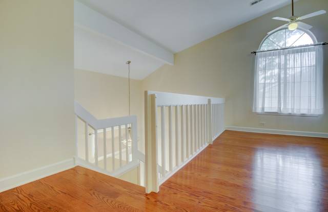 107 Winchester Drive Gallery 3
