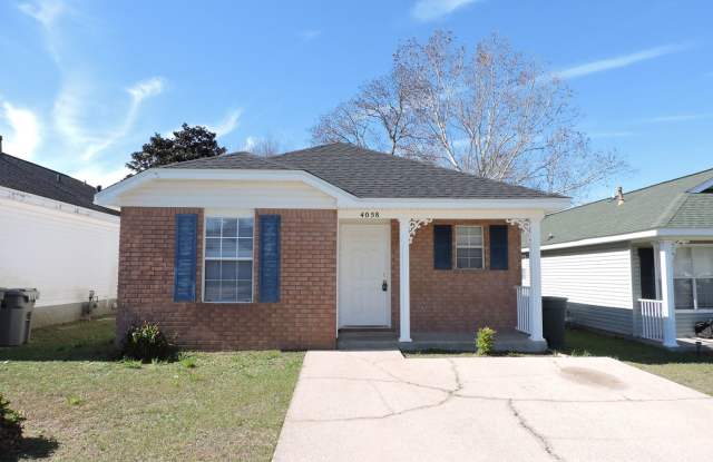 Easy access to bases, I-10  Navy Federal campus! - 4058 Glenway Drive, Bellview, FL 32526