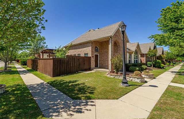 7833 Southmark Drive Gallery 3