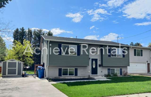Room for Everyone! Spacious 5-Bedroom Logan Home Near USU & Logan Canyon Gallery 1