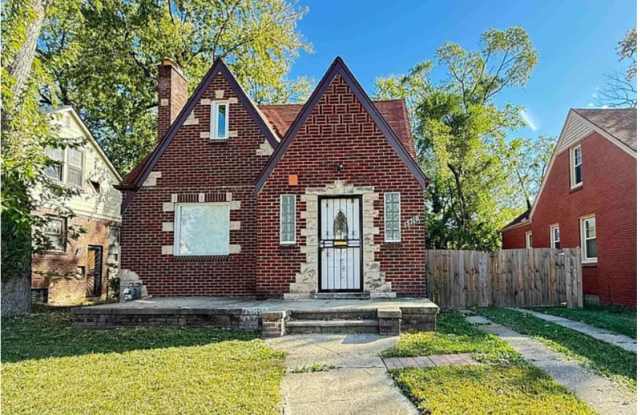 15710 Biltmore Street photos photos