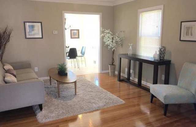 719 Faraday Pl NE Gallery 4