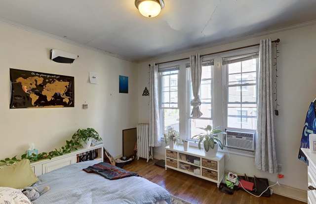 2-Bed Split with Heat and Hot Water Included in Rent Price photos photos