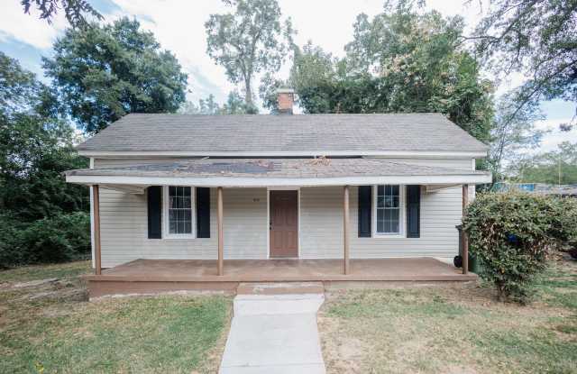 FOR RENT: 723 W Broad St | 2 BR • 1 BA | $875.00/Month Gallery 3