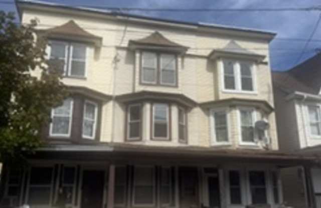 21 West Bertsch Street Gallery 1