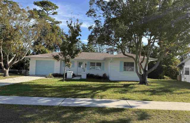 446 Casuarina Cir - 446 Casuarina Circle, St. Augustine Shores, FL 32086