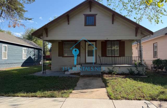 $1,199 | 1,228 Sq Ft Craftsman w/ Sunroom, Garage & Central Air | Newton Gallery 1