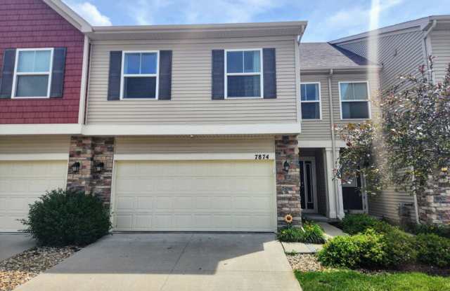7874 Cottonwood Lane - 7874 Cottonwood Lane, West Des Moines, IA 50266