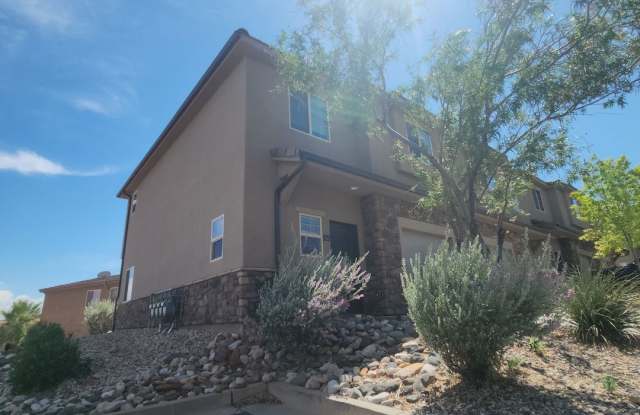Available August 20! Beautiful 3 bed, 2.5 bath with Community amenities! Gallery 1
