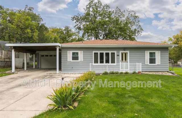 1330 Lincoln Drive Gallery 1