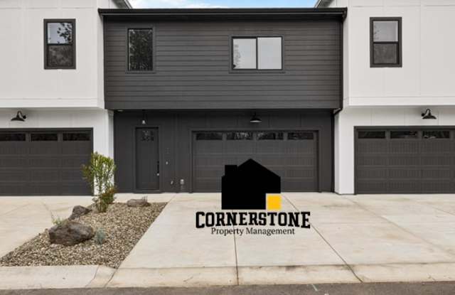 315 Talons Dr - 315 Talons Drive, Eagle Point, OR 97524