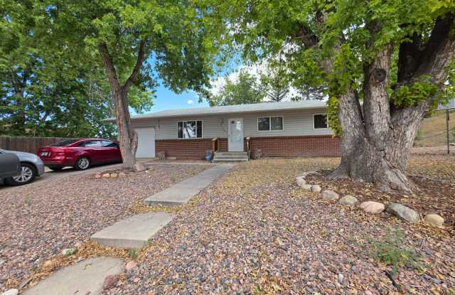 5 Bed 2 bath Home near Fort Carson Gallery 4