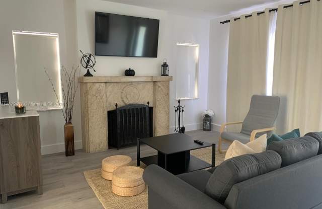 4240 NW 2nd Ter photos photos