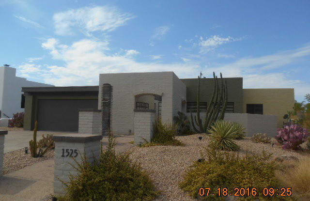 1525 E LAS PALMARITAS Drive - 1525 East Las Palmaritas Drive, Phoenix, AZ 85020