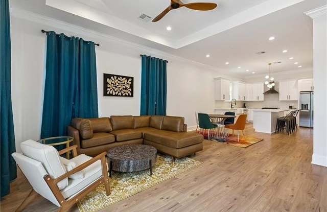 606 WHITNEY Avenue Gallery 2