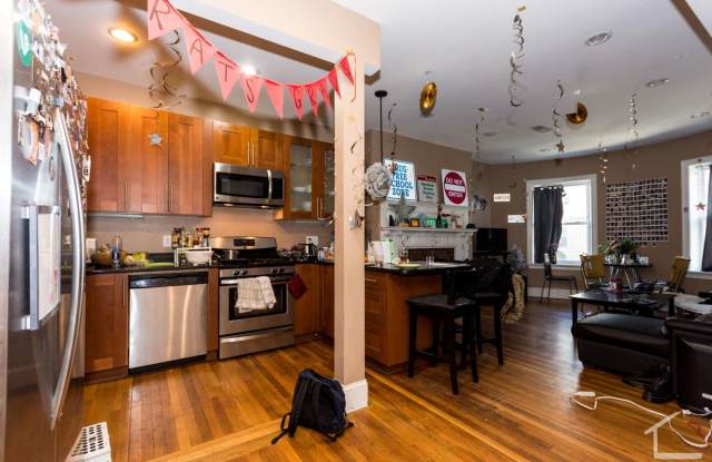 Charming 5 Bedroom photos photos