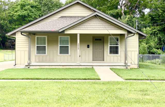 2049 N. Washington - 2049 North Washington Avenue, Springfield, MO 65803