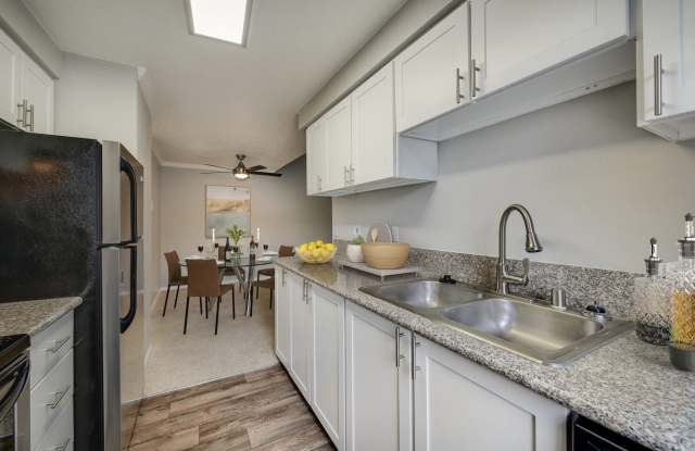 Walnut Grove Landing Apartments Gallery 2