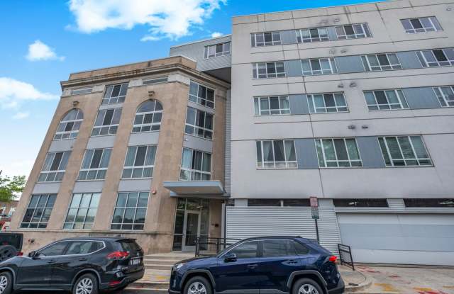Bright 1 BR/1 BA Condo in 16th St Heights! photos photos