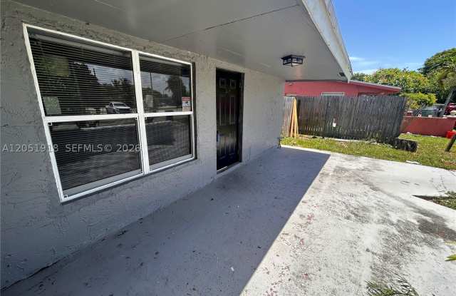 3070 NW 12th Ct Gallery 2
