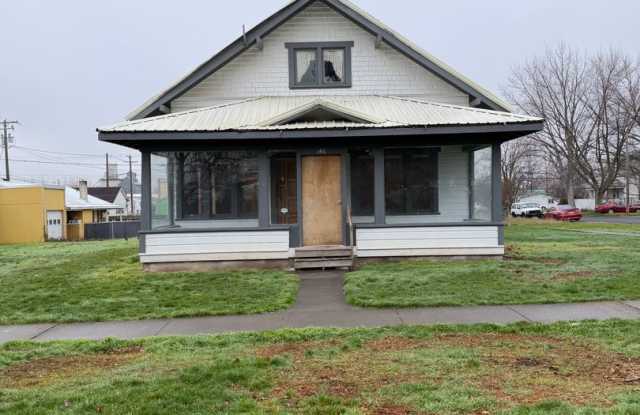 Large 2 bedroom 1 bath with bonus room photos photos Large 2 bedroom 1 bath with bonus room photos photos