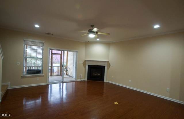 2404 Swans Rest Way Gallery 2