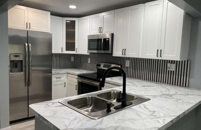 207 NW 32nd Court Gallery 2