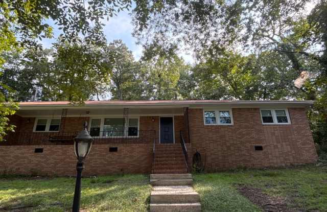 Charming 3-Bedroom Home in Forest Acres Gallery 1