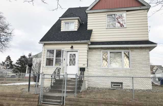 382 Avon Street Gallery 2