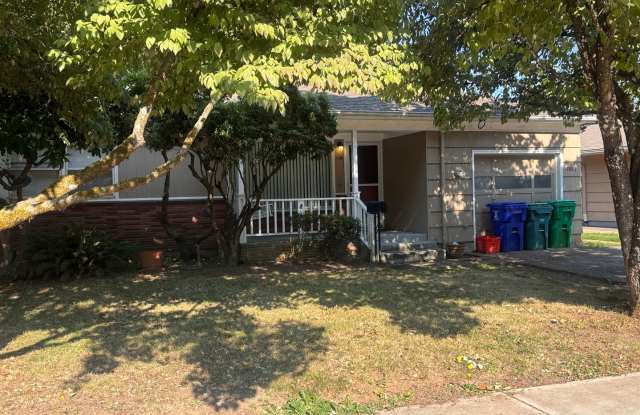 Don't Miss This Charming Milwaukie Home with an Oversized Backyard! photos photos