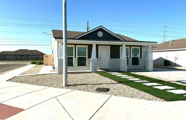 3 Bed 2 Bath Cottage Home! photos photos