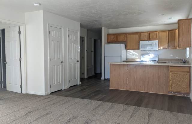 2115 N 550 W photos photos