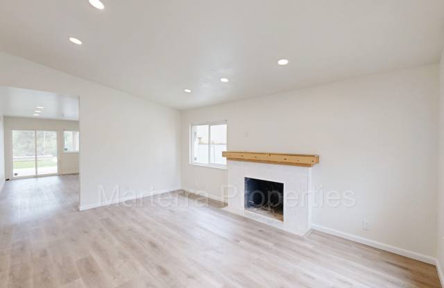 Amazing 3 Bedroom Home in Mission Viejo! Gallery 3
