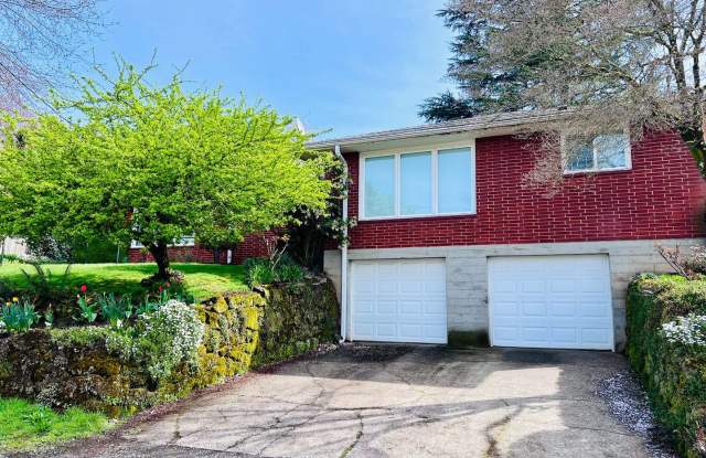 Mid Century Excellence, full basement, yard and Garage too. - 7942 Southwest Capitol Hill Road, Portland, OR 97219