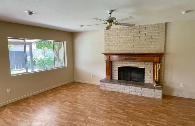 2163 E. Manhatton Dr. Gallery 4