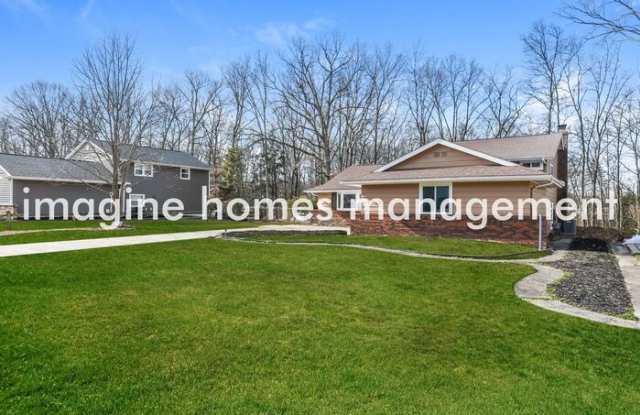 15614 Creekwood Lane Gallery 3